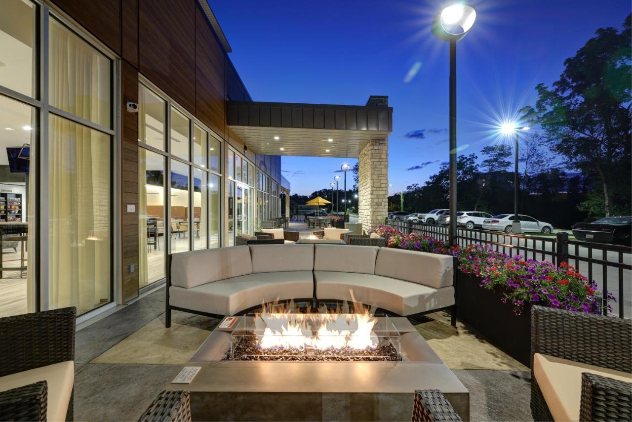 Courtyard By Marriott Iowa City University Heights Hotel Exterior photo